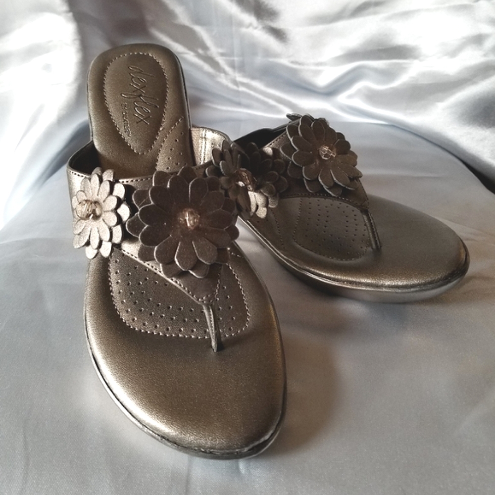 New! Gunmetal Floral DexFlex Sandals Sz 8.5
